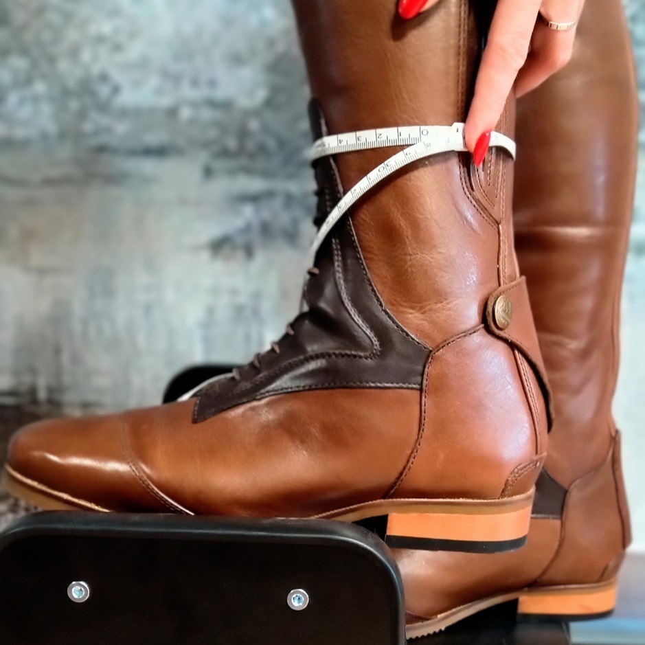 Dopasowanie-oficerek-jeździeckich